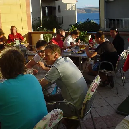 Alojamento de Acomodação e Pequeno-almoço Europa - Starigrad Paklenica